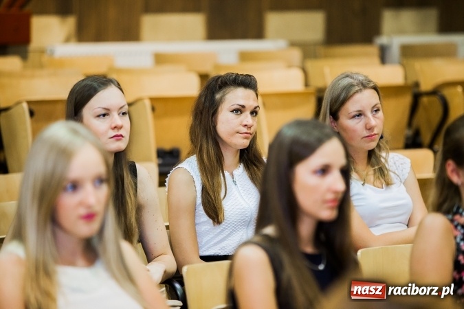 Zdjęcie w galerii na portalu naszraciborz.pl: Zakończenie Roku Akademickiego w Instytucie Studi&oacute;w Edukacyjnych i Sztuki wiadomości z regionu