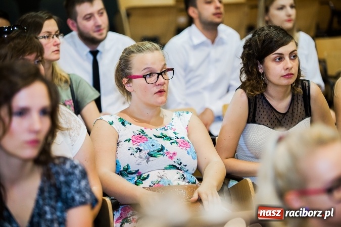 Zdjęcie w galerii na portalu naszraciborz.pl: Zakończenie Roku Akademickiego w Instytucie Studi&oacute;w Edukacyjnych i Sztuki wiadomości z regionu