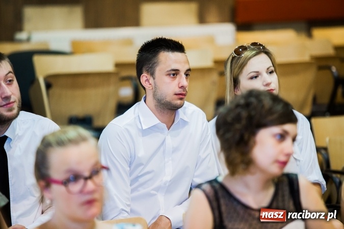 Zdjęcie w galerii na portalu naszraciborz.pl: Zakończenie Roku Akademickiego w Instytucie Studi&oacute;w Edukacyjnych i Sztuki wiadomości z regionu