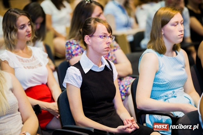 Zdjęcie w galerii na portalu naszraciborz.pl: Zakończenie Roku Akademickiego w Instytucie Studi&oacute;w Edukacyjnych i Sztuki wiadomości z regionu