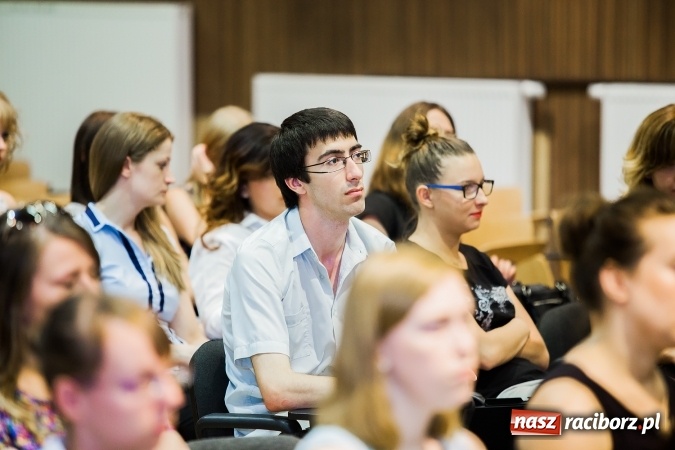 Zdjęcie w galerii na portalu naszraciborz.pl: Zakończenie Roku Akademickiego w Instytucie Studi&oacute;w Edukacyjnych i Sztuki wiadomości z regionu