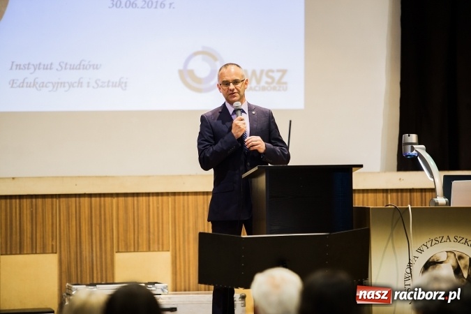 Zdjęcie w galerii na portalu naszraciborz.pl: Zakończenie Roku Akademickiego w Instytucie Studi&oacute;w Edukacyjnych i Sztuki wiadomości z regionu