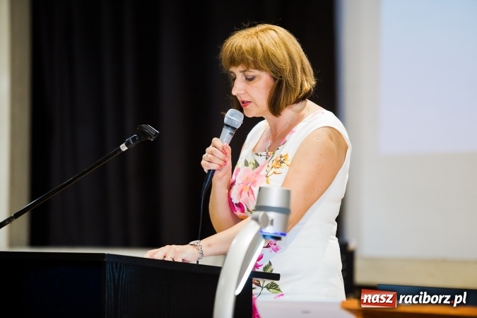 Zdjęcie w galerii na portalu naszraciborz.pl: Zakończenie Roku Akademickiego w Instytucie Studi&oacute;w Edukacyjnych i Sztuki wiadomości z regionu