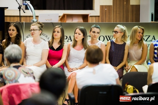 Zdjęcie w galerii na portalu naszraciborz.pl: Zakończenie Roku Akademickiego w Instytucie Studi&oacute;w Edukacyjnych i Sztuki wiadomości z regionu