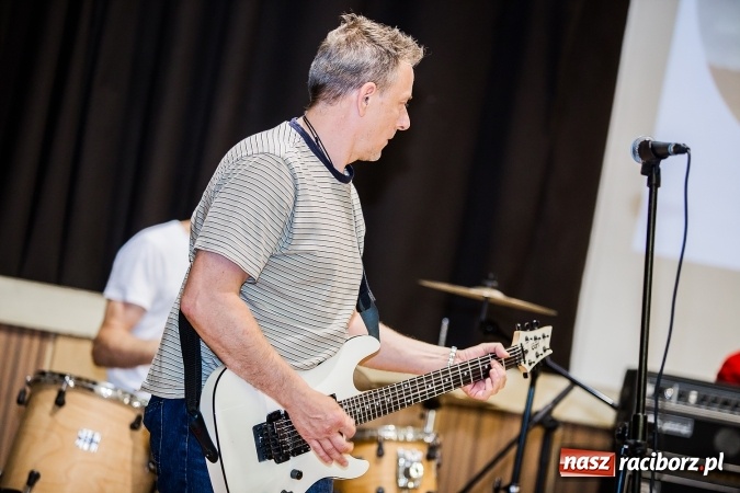 Zdjęcie w galerii na portalu naszraciborz.pl: Zakończenie Roku Akademickiego w Instytucie Studi&oacute;w Edukacyjnych i Sztuki wiadomości z regionu