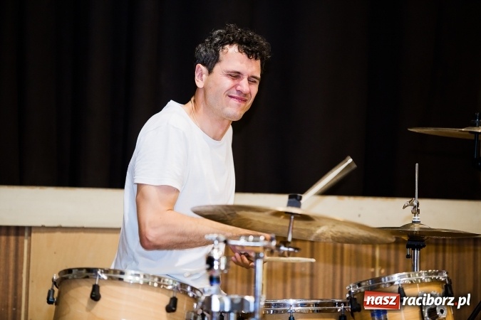 Zdjęcie w galerii na portalu naszraciborz.pl: Zakończenie Roku Akademickiego w Instytucie Studi&oacute;w Edukacyjnych i Sztuki wiadomości z regionu