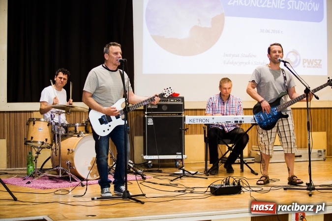 Zdjęcie w galerii na portalu naszraciborz.pl: Zakończenie Roku Akademickiego w Instytucie Studi&oacute;w Edukacyjnych i Sztuki wiadomości z regionu