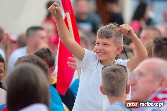 Zdjęcie w galerii na portalu naszraciborz.pl: Radość i łzy w ogródku Braxtonu  wiadomości z regionu