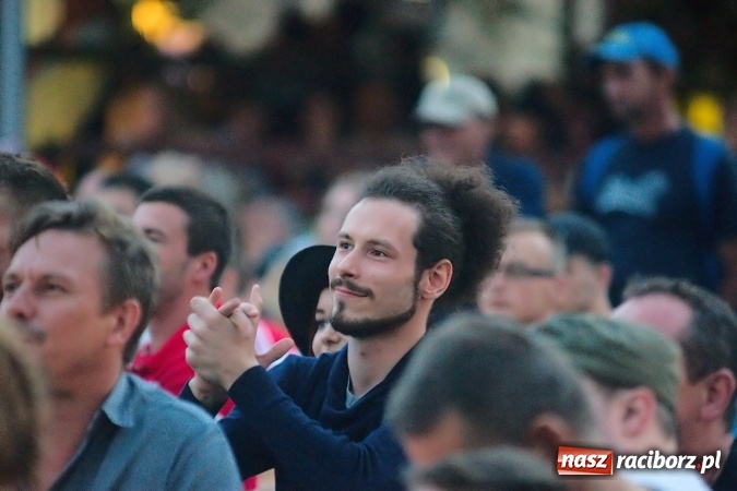 Zdjęcie w galerii na portalu naszraciborz.pl: Radość i łzy w ogródku Braxtonu  wiadomości z regionu