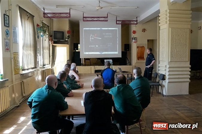 Zdjęcie w galerii na portalu naszraciborz.pl: Stop pijanym kierowcom - spotkanie policjantów z osadzonymi w zakładzie karnym  wiadomości z regionu