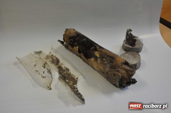 Zdjęcie w galerii na portalu naszraciborz.pl: W Krzanowicach robotnicy natrafili dziś na skarb. Zobacz, co znaleziono! wiadomości z regionu