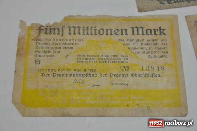 Zdjęcie w galerii na portalu naszraciborz.pl: W Krzanowicach robotnicy natrafili dziś na skarb. Zobacz, co znaleziono! wiadomości z regionu