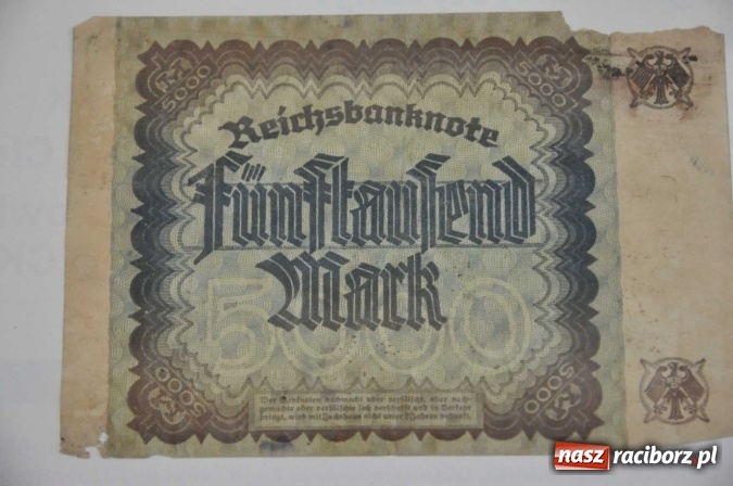 Zdjęcie w galerii na portalu naszraciborz.pl: W Krzanowicach robotnicy natrafili dziś na skarb. Zobacz, co znaleziono! wiadomości z regionu