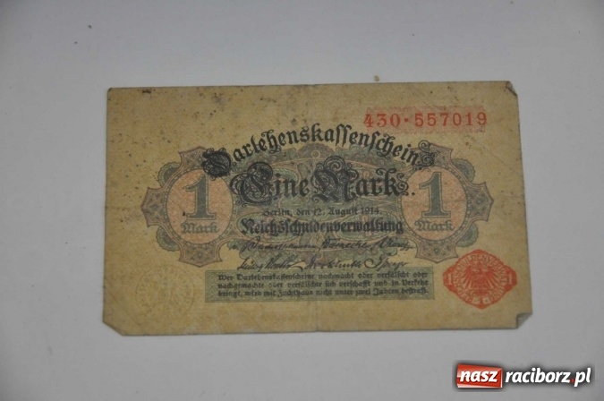 Zdjęcie w galerii na portalu naszraciborz.pl: W Krzanowicach robotnicy natrafili dziś na skarb. Zobacz, co znaleziono! wiadomości z regionu