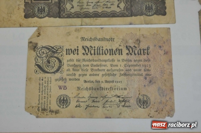 Zdjęcie w galerii na portalu naszraciborz.pl: W Krzanowicach robotnicy natrafili dziś na skarb. Zobacz, co znaleziono! wiadomości z regionu