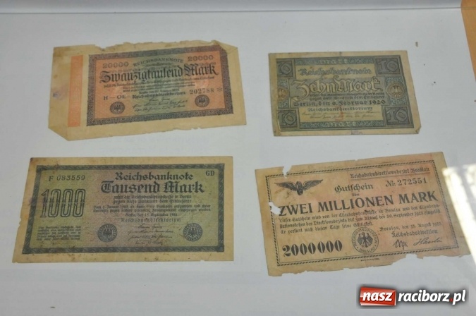 Zdjęcie w galerii na portalu naszraciborz.pl: W Krzanowicach robotnicy natrafili dziś na skarb. Zobacz, co znaleziono! wiadomości z regionu