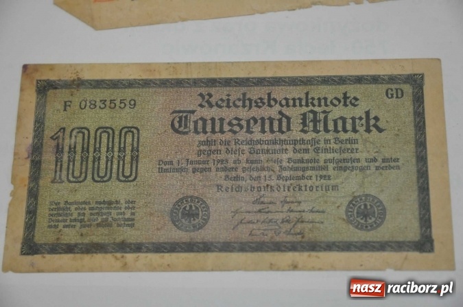 Zdjęcie w galerii na portalu naszraciborz.pl: W Krzanowicach robotnicy natrafili dziś na skarb. Zobacz, co znaleziono! wiadomości z regionu