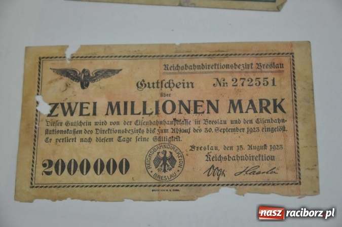 Zdjęcie w galerii na portalu naszraciborz.pl: W Krzanowicach robotnicy natrafili dziś na skarb. Zobacz, co znaleziono! wiadomości z regionu