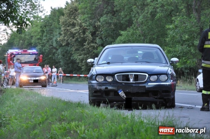 Zdjęcie w galerii na portalu naszraciborz.pl: Śmiertelny wypadek na trasie Racibórz-Lubomia. Na Brzeskiej motocyklista zderzył się z samochodem rover wiadomości z regionu