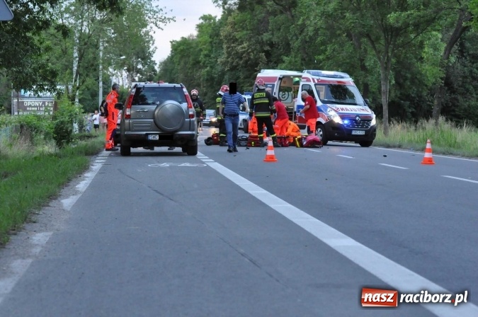 Zdjęcie w galerii na portalu naszraciborz.pl: Śmiertelny wypadek na trasie Racibórz-Lubomia. Na Brzeskiej motocyklista zderzył się z samochodem rover wiadomości z regionu
