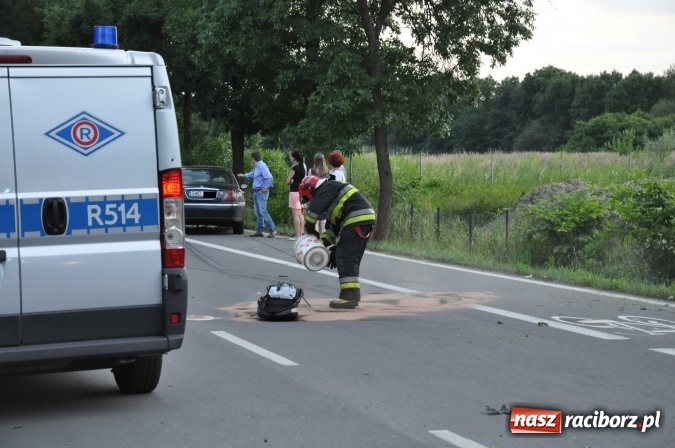 Zdjęcie w galerii na portalu naszraciborz.pl: Śmiertelny wypadek na trasie Racibórz-Lubomia. Na Brzeskiej motocyklista zderzył się z samochodem rover wiadomości z regionu