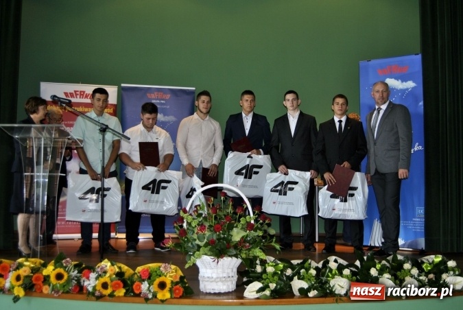 Zdjęcie w galerii na portalu naszraciborz.pl: Uczniowie OSZ RAFAKO zakończyli rok szkolny wiadomości z regionu