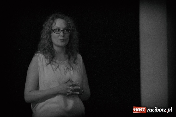 Zdjęcie w galerii na portalu naszraciborz.pl: Limbo na deskach Młodzieżowego Domu Kultury  wiadomości z regionu