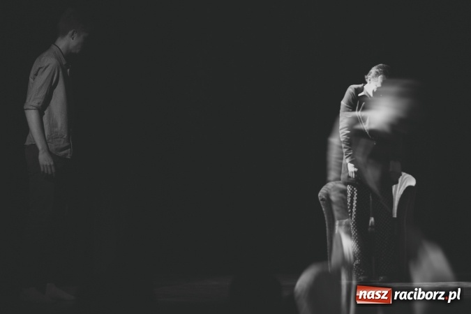 Zdjęcie w galerii na portalu naszraciborz.pl: Limbo na deskach Młodzieżowego Domu Kultury  wiadomości z regionu