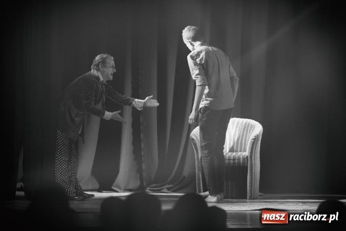 Zdjęcie w galerii na portalu naszraciborz.pl: Limbo na deskach Młodzieżowego Domu Kultury  wiadomości z regionu