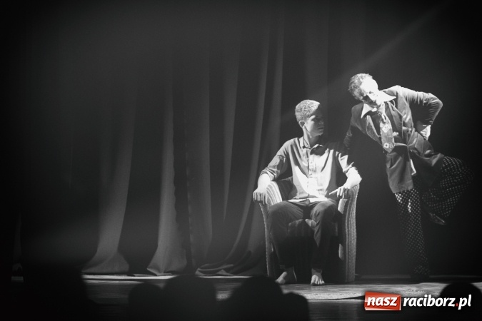 Zdjęcie w galerii na portalu naszraciborz.pl: Limbo na deskach Młodzieżowego Domu Kultury  wiadomości z regionu