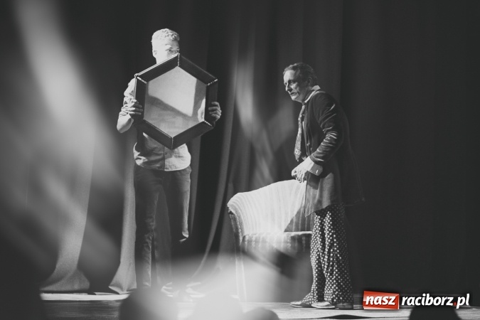 Zdjęcie w galerii na portalu naszraciborz.pl: Limbo na deskach Młodzieżowego Domu Kultury  wiadomości z regionu