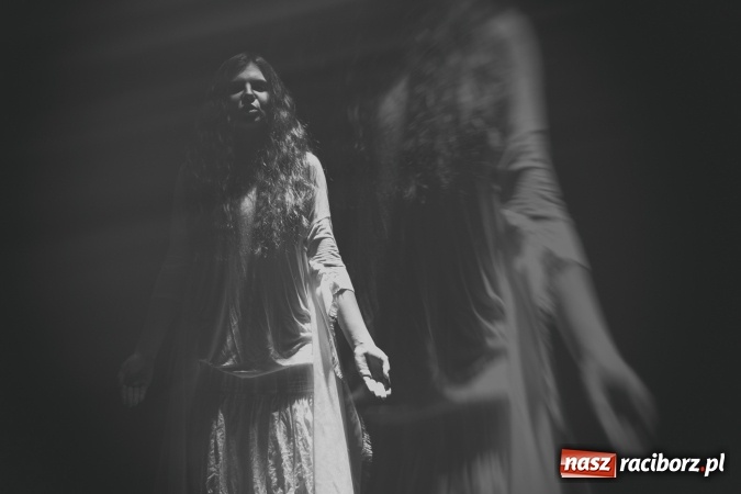 Zdjęcie w galerii na portalu naszraciborz.pl: Limbo na deskach Młodzieżowego Domu Kultury  wiadomości z regionu