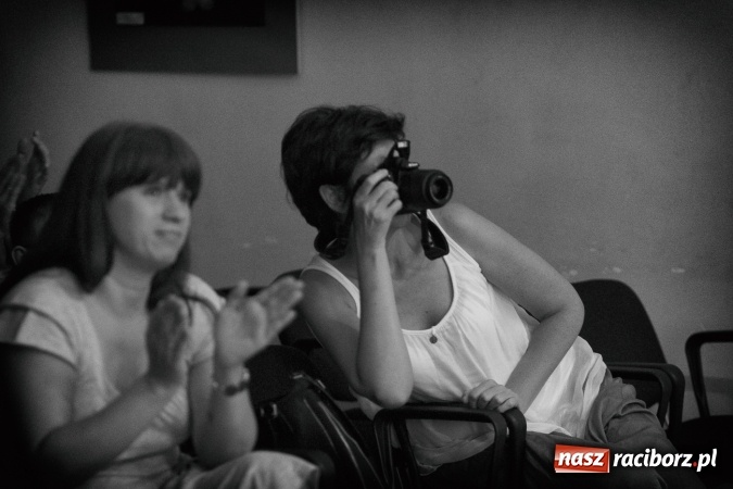 Zdjęcie w galerii na portalu naszraciborz.pl: Limbo na deskach Młodzieżowego Domu Kultury  wiadomości z regionu