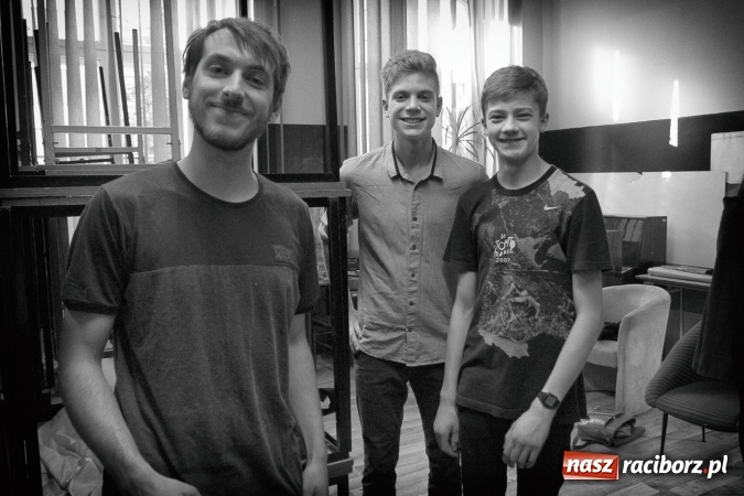 Zdjęcie w galerii na portalu naszraciborz.pl: Limbo na deskach Młodzieżowego Domu Kultury  wiadomości z regionu