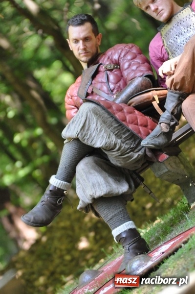 Zdjęcie w galerii na portalu naszraciborz.pl: Manewry wojów w Oborze. W tym roku polała się krew! FOTO I WIDEO wiadomości z regionu