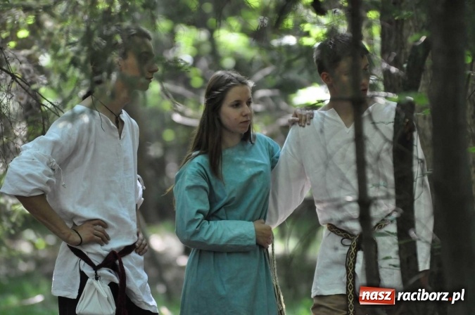 Zdjęcie w galerii na portalu naszraciborz.pl: Manewry wojów w Oborze. W tym roku polała się krew! FOTO I WIDEO wiadomości z regionu