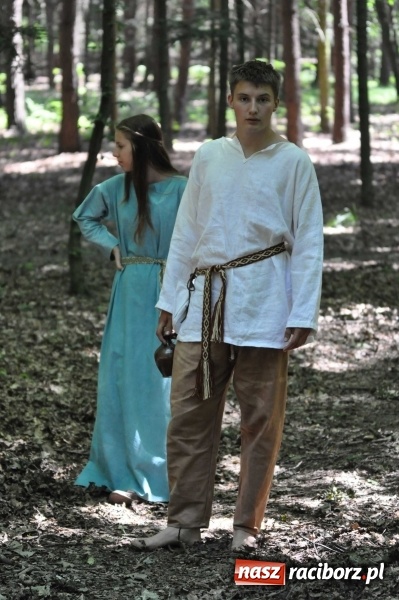 Zdjęcie w galerii na portalu naszraciborz.pl: Manewry wojów w Oborze. W tym roku polała się krew! FOTO I WIDEO wiadomości z regionu