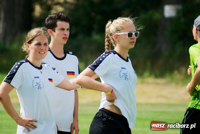 Zdjęcie w galerii na portalu naszraciborz.pl: W Cyprzanowie grali w schlagballa. Niemcy zdominowały Polskę wiadomości z regionu