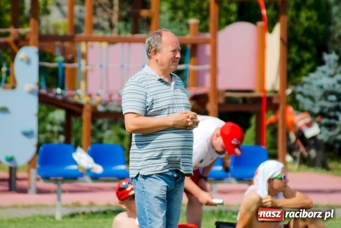 Zdjęcie w galerii na portalu naszraciborz.pl: W Cyprzanowie grali w schlagballa. Niemcy zdominowały Polskę wiadomości z regionu