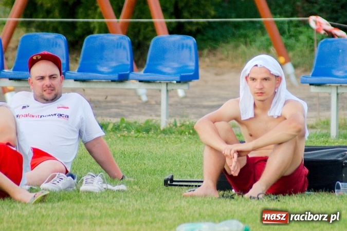 Zdjęcie w galerii na portalu naszraciborz.pl: W Cyprzanowie grali w schlagballa. Niemcy zdominowały Polskę wiadomości z regionu