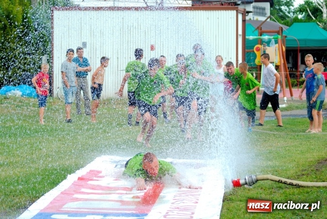 Zdjęcie w galerii na portalu naszraciborz.pl: W Cyprzanowie grali w schlagballa. Niemcy zdominowały Polskę wiadomości z regionu