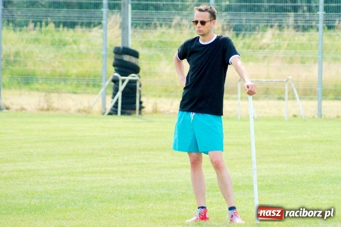 Zdjęcie w galerii na portalu naszraciborz.pl: W Cyprzanowie grali w schlagballa. Niemcy zdominowały Polskę wiadomości z regionu