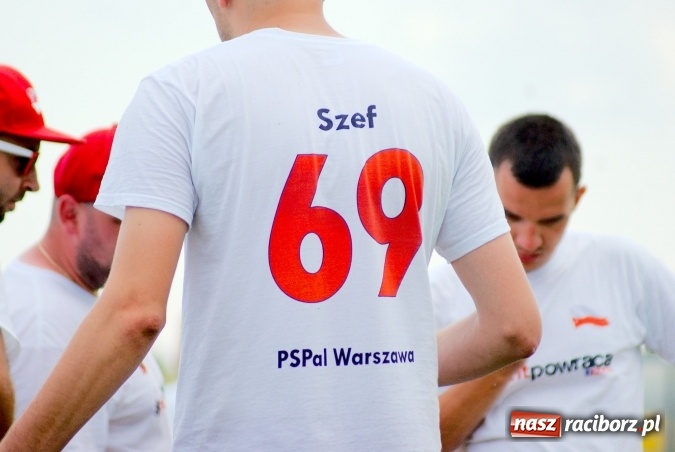 Zdjęcie w galerii na portalu naszraciborz.pl: W Cyprzanowie grali w schlagballa. Niemcy zdominowały Polskę wiadomości z regionu