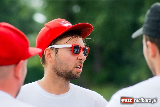 Zdjęcie w galerii na portalu naszraciborz.pl: W Cyprzanowie grali w schlagballa. Niemcy zdominowały Polskę wiadomości z regionu