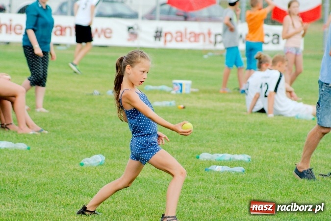 Zdjęcie w galerii na portalu naszraciborz.pl: W Cyprzanowie grali w schlagballa. Niemcy zdominowały Polskę wiadomości z regionu
