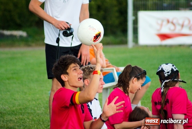 Zdjęcie w galerii na portalu naszraciborz.pl: W Cyprzanowie grali w schlagballa. Niemcy zdominowały Polskę wiadomości z regionu