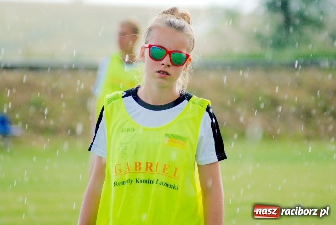 Zdjęcie w galerii na portalu naszraciborz.pl: W Cyprzanowie grali w schlagballa. Niemcy zdominowały Polskę wiadomości z regionu