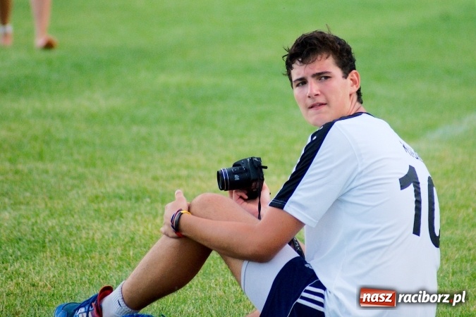 Zdjęcie w galerii na portalu naszraciborz.pl: W Cyprzanowie grali w schlagballa. Niemcy zdominowały Polskę wiadomości z regionu