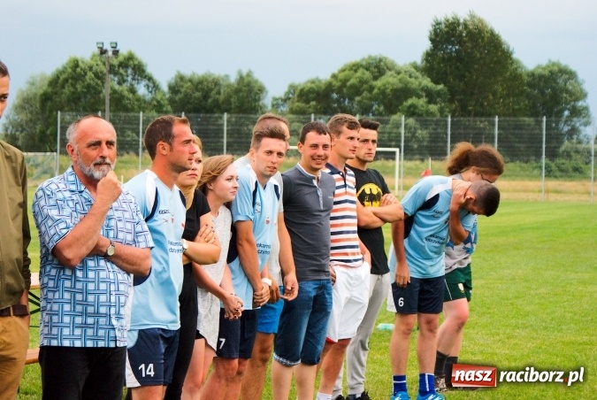 Zdjęcie w galerii na portalu naszraciborz.pl: W Cyprzanowie grali w schlagballa. Niemcy zdominowały Polskę wiadomości z regionu