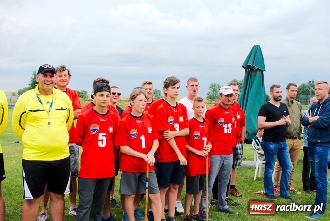 Zdjęcie w galerii na portalu naszraciborz.pl: W Cyprzanowie grali w schlagballa. Niemcy zdominowały Polskę wiadomości z regionu